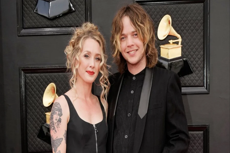 Billy Strings Wife Age