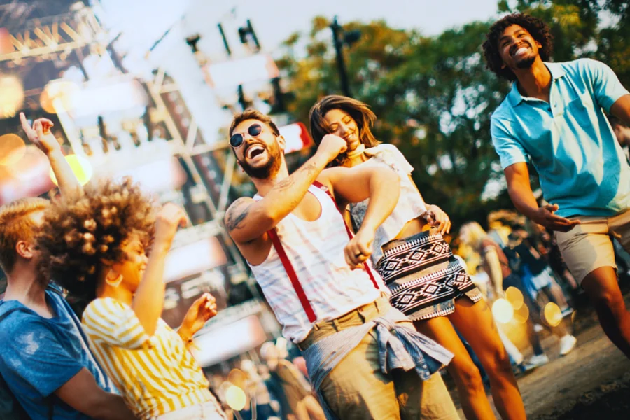 Fun Things to Do With a Friend for Every Mood