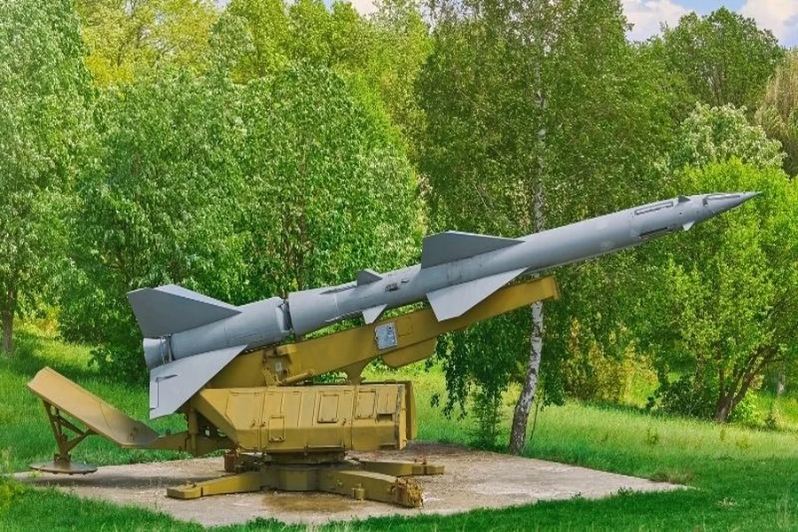 rocket vs missile