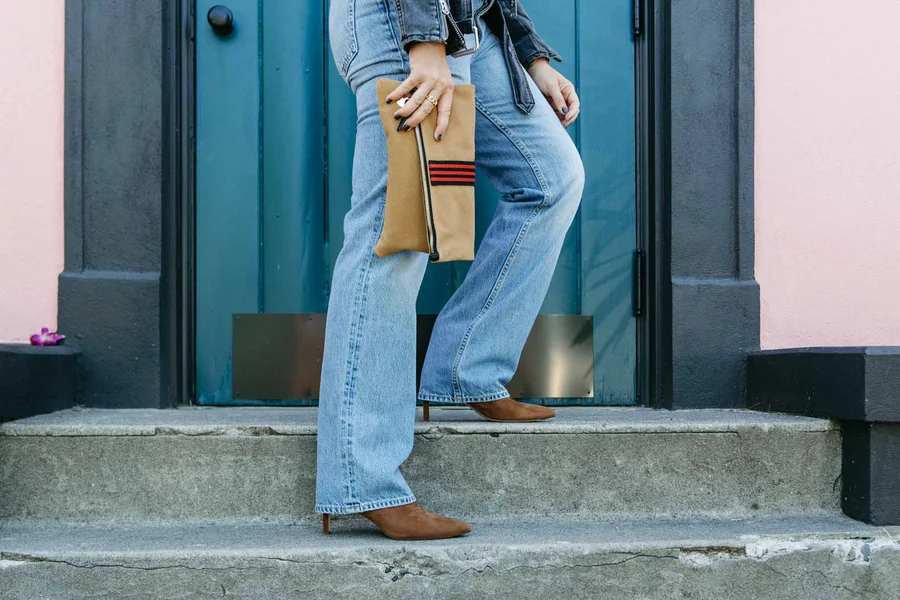 Shoes To Wear With Straight Leg Jeans And The Ultimate Style Guide