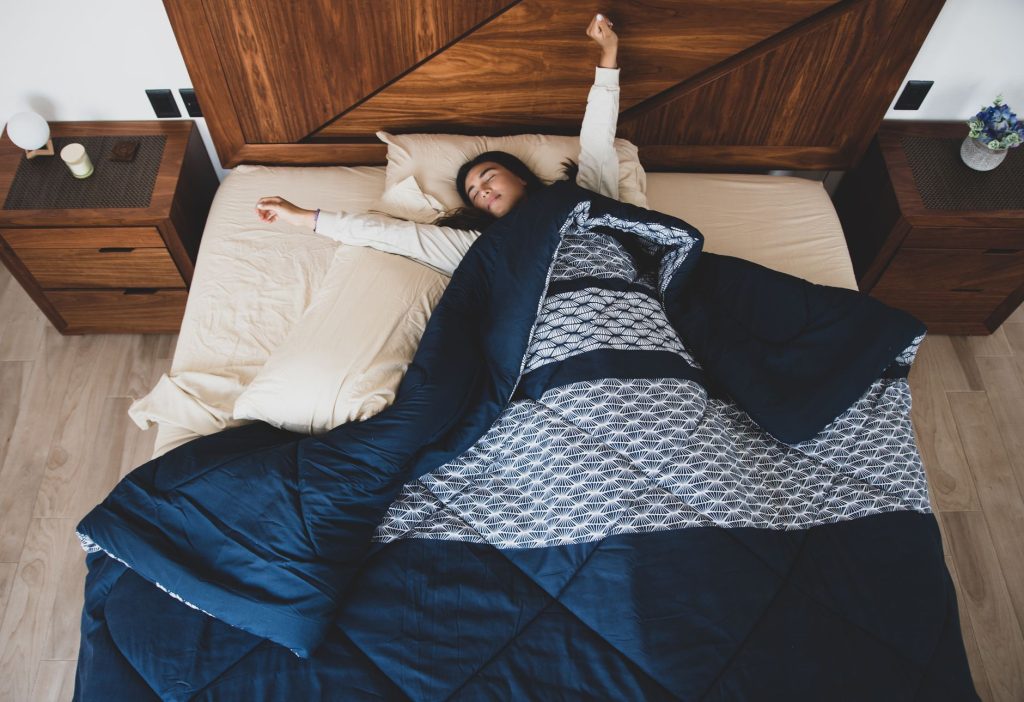 How to Use a Reversible Comforter Set to Change Your Bedroom Without Buying More