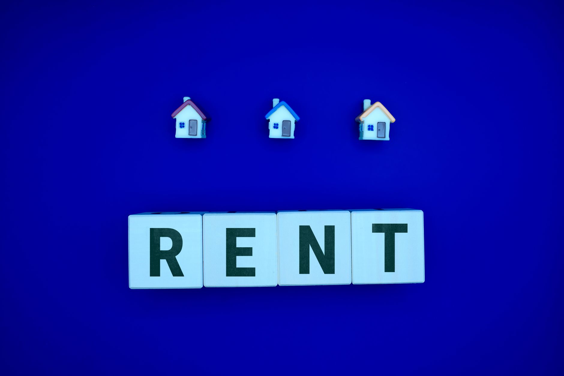 Self-Managing a Rental vs Hiring a Property Manager: How to Decide