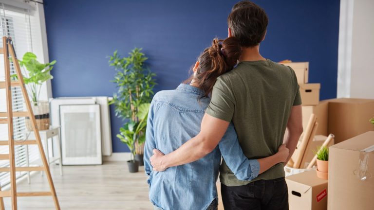 Moving Into a New Home: A Checklist for Affixing Your Mezuzahs
